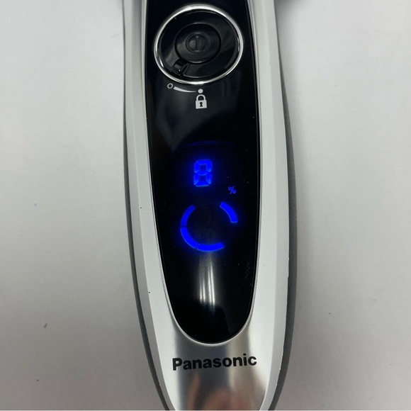 Panasonic Eletric shaver with case - Picture 14 of 14